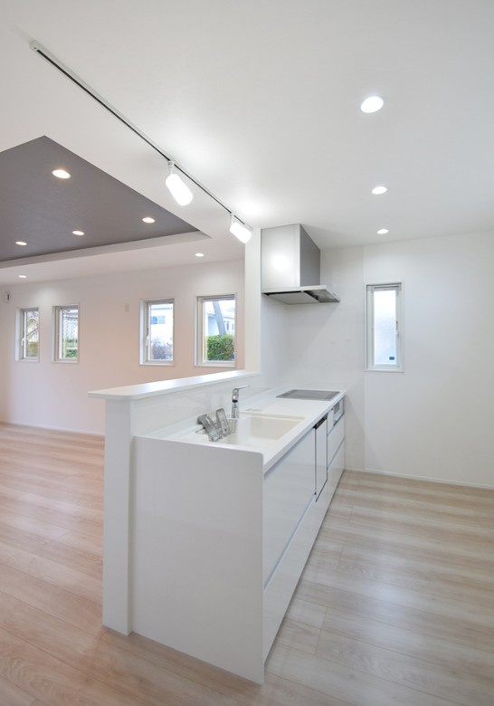 松本市寿北6丁目　戸建のキッチン|節水効果が高く、食後の水仕事を軽減してくれる食洗機付きキッチン。
