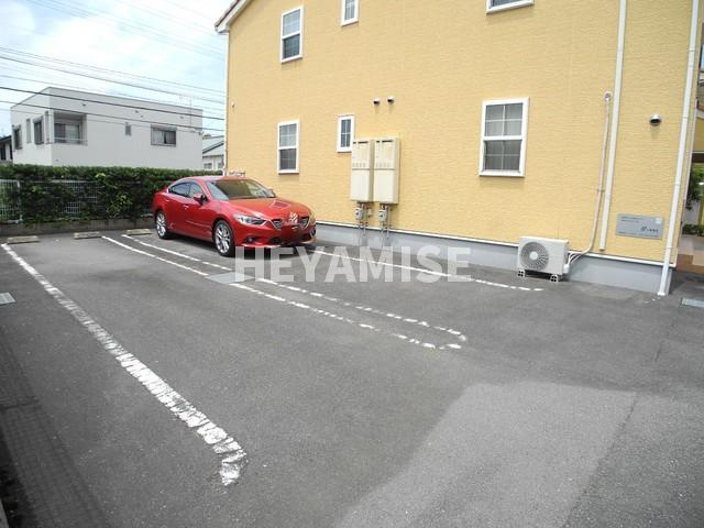 ステートリーガーデンの駐車場