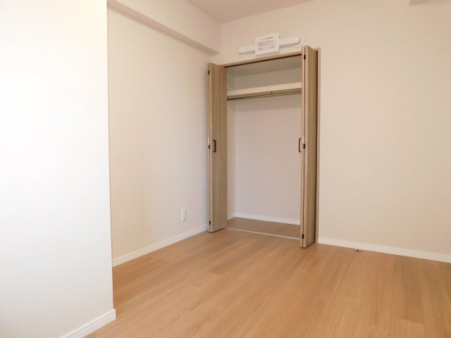 海部郡大治町大字堀之内字北二反畑の中古マンションの洋室|◇洋室◇　　明るい洋室４．４帖　全居室収納完備♪（２０２６年２月リノベーション済）