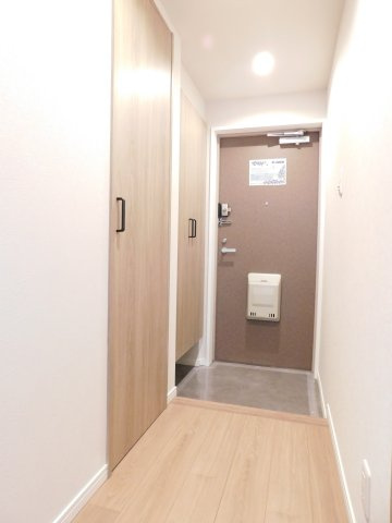 海部郡大治町大字堀之内字北二反畑の中古マンションの玄関|◇玄関◇　　収納完備で玄関がスッキリと片付きます♪