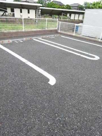 サンビトレス　Ⅱの駐車場|カースペースがあります