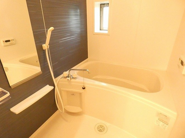 ルピナスＡの浴室|お風呂で日々の疲れを落としましょう