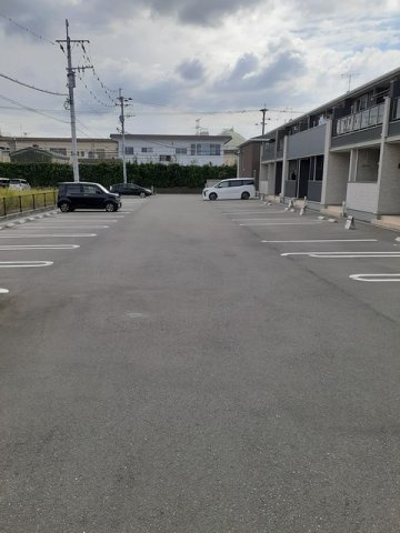 マジェスティックⅢの駐車場|駐車スペースもあります☆