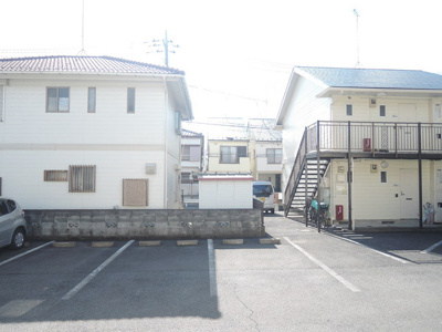 バルコニー側駐車場で日当たり良好☆