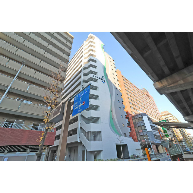アドバンス江坂ラシュレの外観