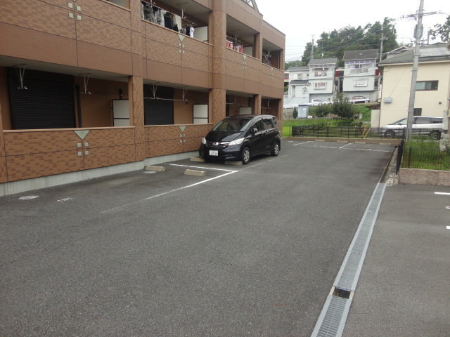 ディアグランディの駐車場