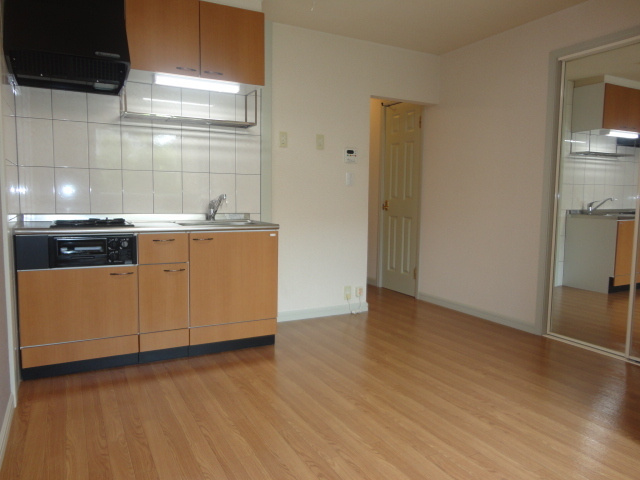 シャトーヒルズの居間・リビング