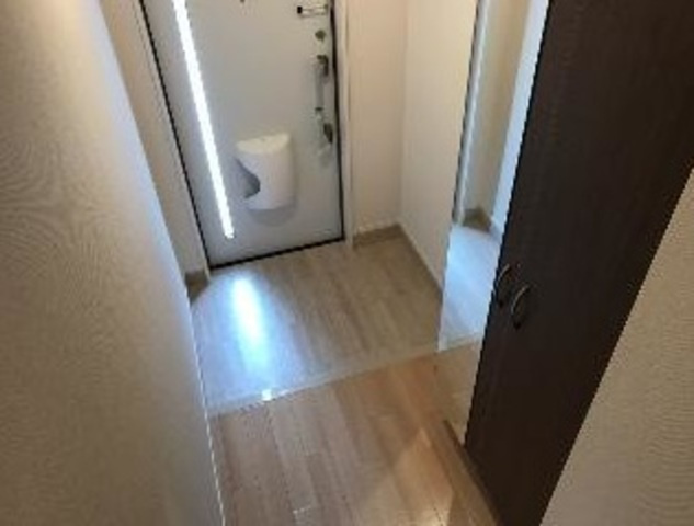 ルナピアッツァ参番館の玄関