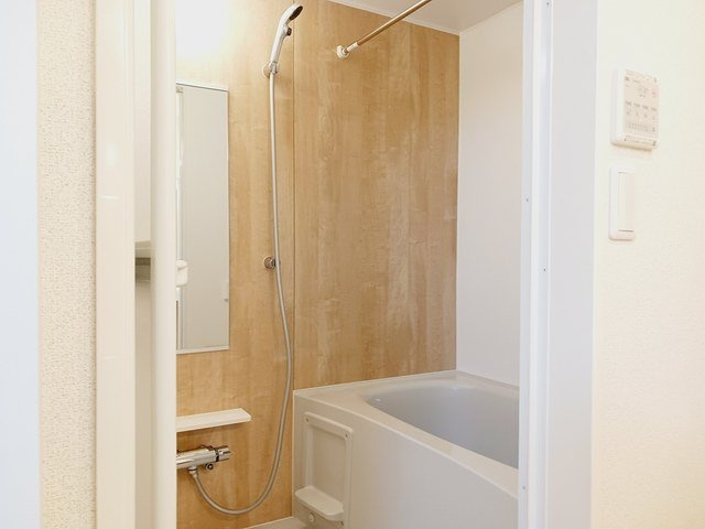 サンテェラスⅡ　Ａの浴室|落ち着いた空間のお風呂です