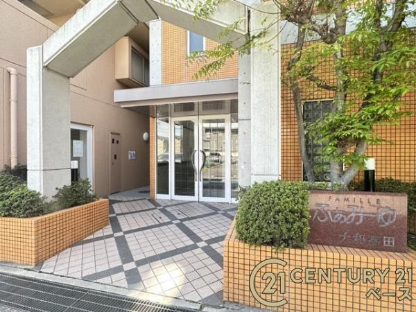 ふぁみーゆ大和高田のエントランス|■現地撮影写真■オートロック付で防犯面も安心！