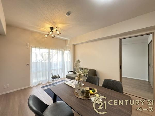 ふぁみーゆ大和高田の居間・リビング|■現地撮影写真■南向きにつき、日中は自然光をたっぷり感じられます！