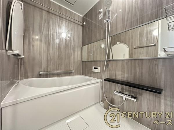 ふぁみーゆ大和高田の浴室|■現地撮影写真■ゆったりしたサイズの浴室！足を伸ばしての入浴は疲れも癒してくれます！