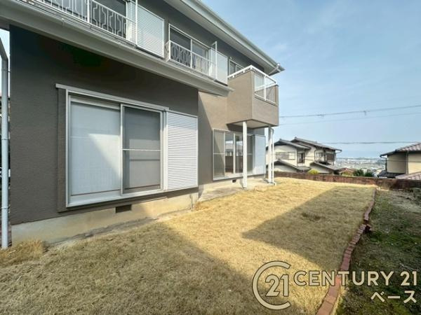 北葛城郡王寺町太子１丁目　一戸建の庭|■現地撮影写真■広くて開放的なお庭でゆったりプライベートな時間を満喫！