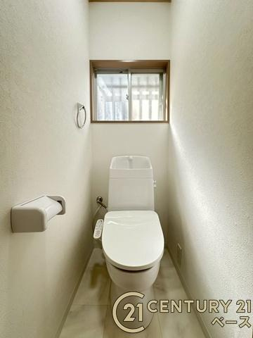 北葛城郡王寺町太子１丁目　一戸建のトイレ|■現地撮影写真■リフォーム済みの綺麗なお手洗いです！