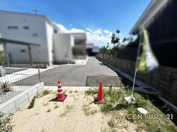 桜井市谷　建築条件なし土地の前面道路含む現地写真|■現地撮影写真■ 前面道路は５ｍ以上と広くゆったりしています！