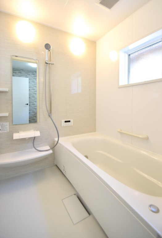 長野市大字高田　中古戸建の浴室|追い焚き機能付きで、いつでも温かいお湯で入浴できる浴室です。