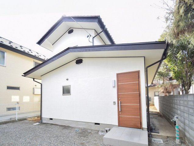 長野市大字高田　中古戸建の外観|木造2階建ての3LDKで、ご家族でも使いやすい間取りのお住まいです。