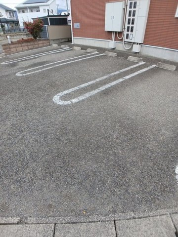 カトゥルセゾンの駐車場
