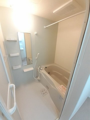 ア・ラ・モード中撫川の浴室