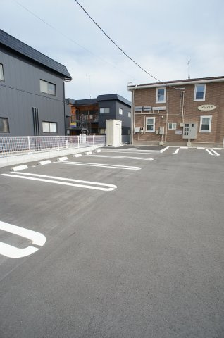 プリメイロＤの駐車場