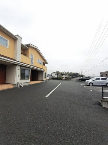 Ｖｅｒｄｅ　Ｃｏｌｌｉｎａ　Ⅱの駐車場