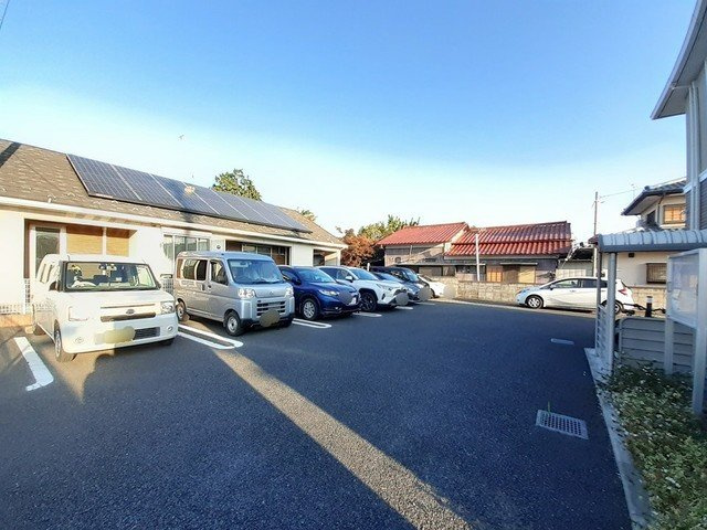 フェリーチェの駐車場