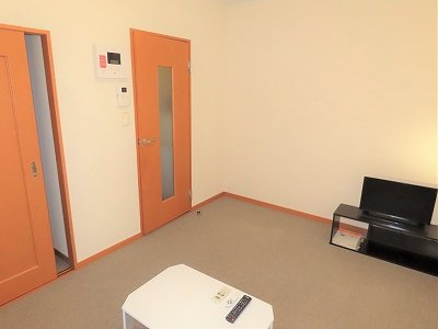 レオパレスリヴェールの居間・リビング|家具家電が備え付けのお部屋です