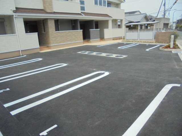 サニー中町の駐車場
