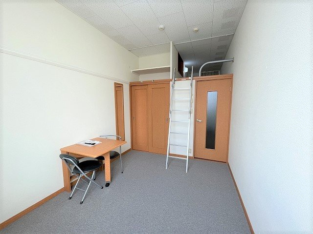 レオパレスＦｕｃｈｕ　Ｋｉｔａの寝室