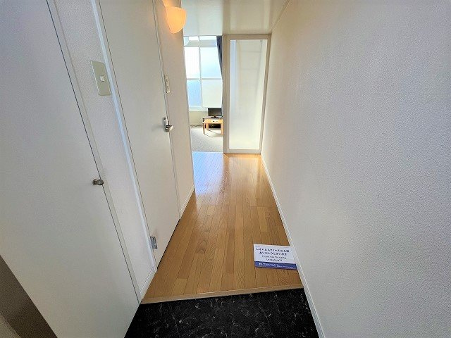 レオパレス富秋の玄関