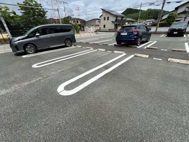 プレミアの駐車場