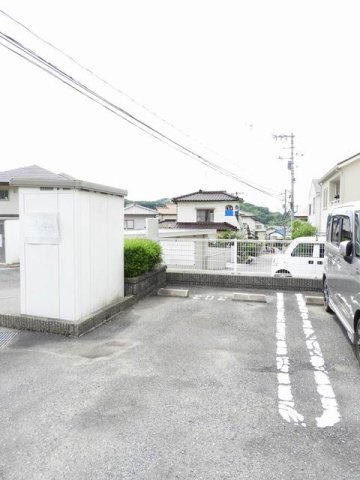 ネオ　インプレスの駐車場|駐車場があるので、車を買う予定の方も安心です