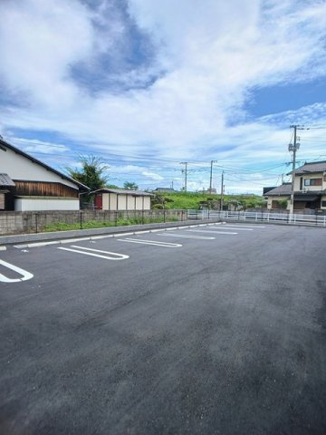 ララ・カッツェ・Ｏの駐車場|駐車場があるので、車を買う予定の方も安心です