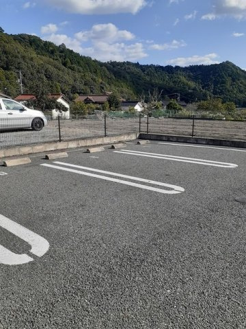 ティ・シュティル　Ⅲ番館の駐車場|駐車場です