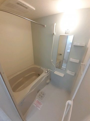 ティ・シュティル　Ⅲ番館の浴室|落ち着いた空間のお風呂です