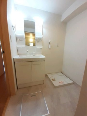 ティ・シュティル　Ⅲ番館の洗面所|脱衣スペースもあります