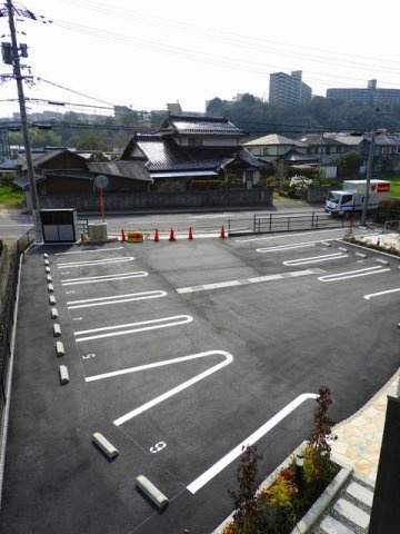 ユーキー・フカワの駐車場|駐車場です