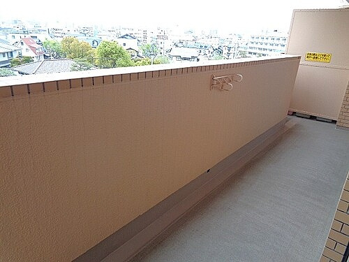 ライオンズマンション西霞町のバルコニー|南西側バルコニー　※2023年4月撮影