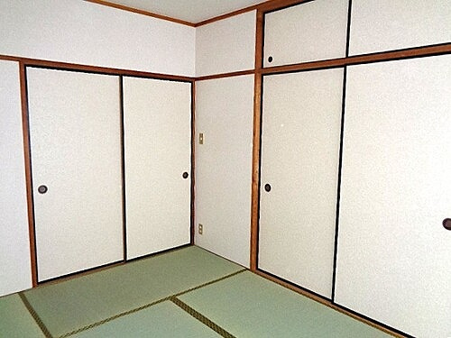ライオンズマンション西霞町の収納|天袋付き押入　※2023年4月撮影