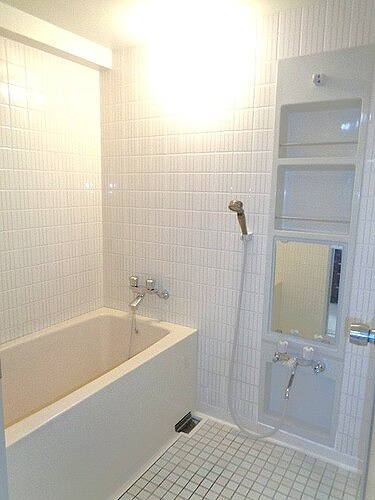 ライオンズマンション西霞町の浴室|バスルーム　※2023年4月撮影