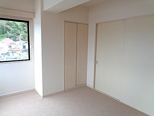 ライオンズマンション西霞町の収納|洋室（玄関入ってすぐ）の収納　※2023年4月撮影