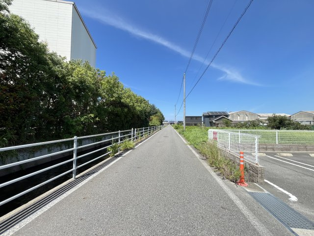 メゾン　ド　グラティアの周辺