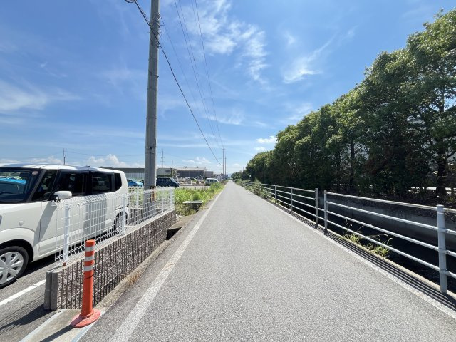 メゾン　ド　グラティアの周辺