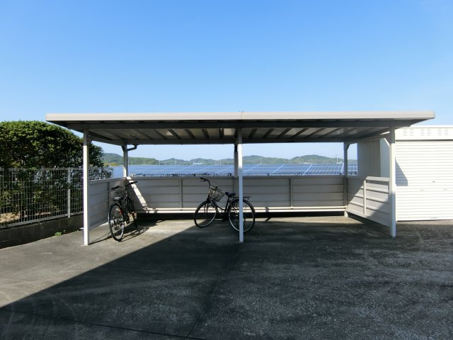 フローラルコート桜の駐車場