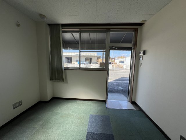 津山市戸島貸事務所　46.8㎡の内装