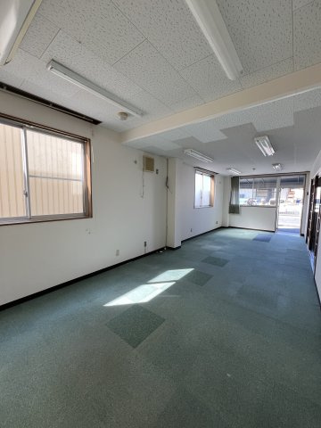 津山市戸島貸事務所　46.8㎡の内装