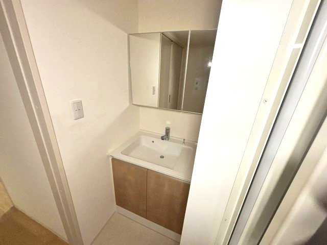 【IDC】パロス六甲の独立洗面台