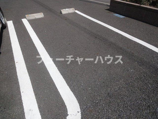 サニーメゾン　前島の駐車場
