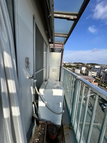 小金原第5コーポラスのバルコニー|陽当たりの良いバルコニー。洗濯物もよく乾き、日々の家事を快適にサポートします。