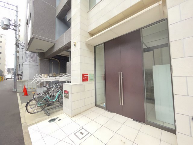 WOB六甲道のエントランス